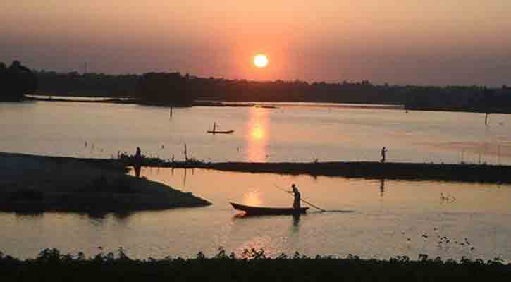 ‘যদি আমি ঝরে যাই একদিন কার্তিকের নীল কুয়াশায়’