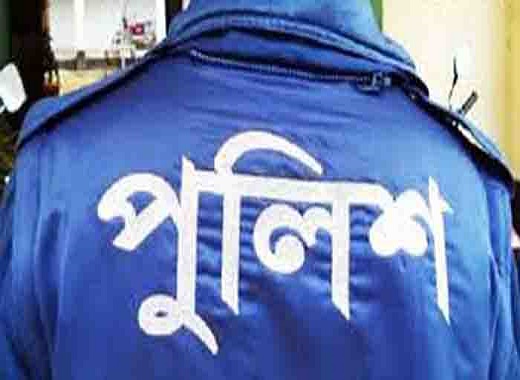 অভ্যন্তরীণ কোন্দলে পুলিশের এসআইকে হয়রানির চেষ্টা
