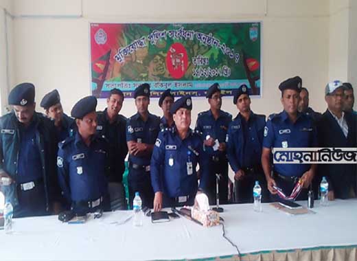 নড়াইলে ৭১’র স্বাধীনতা সম্মাননা স্মারক প্রদান