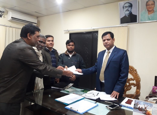 আইনের দাবিতে লক্ষ্মীপুরে প্রশাসনকে স্মারকলিপি