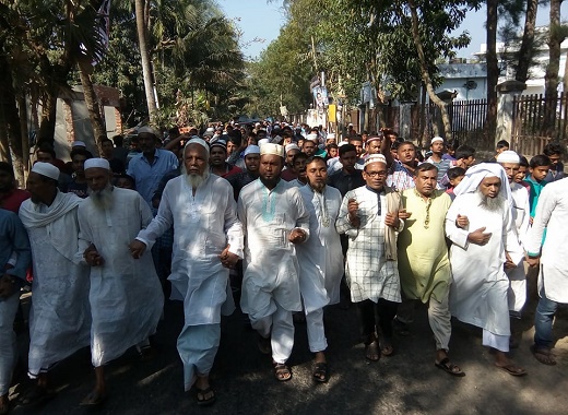 লক্ষ্মীপুরে সাংবাদিক পলাশের খুনিদের গ্রেফতার দাবিতে বিক্ষোভ