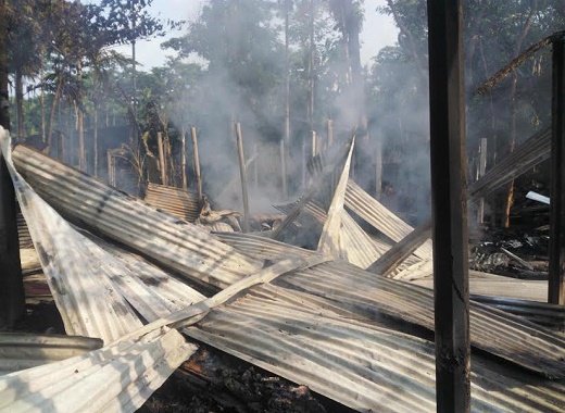 লক্ষ্মীপুরে নেশার টাকা না পেয়ে মায়ের ঘরে আগুন