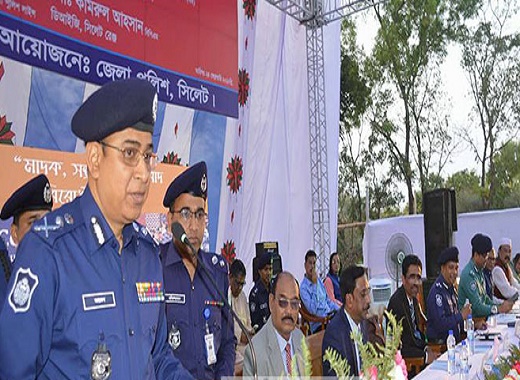বিদেশের পুলিশ বাংলাদেশকে অনুসরণ করে : আইজিপি