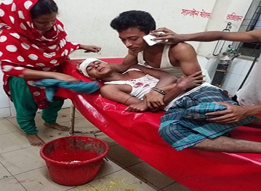 লক্ষ্মীপুরে আলিম পরীক্ষার্থীসহ চার ভাই-বোনকে কুপিয়ে জখম
