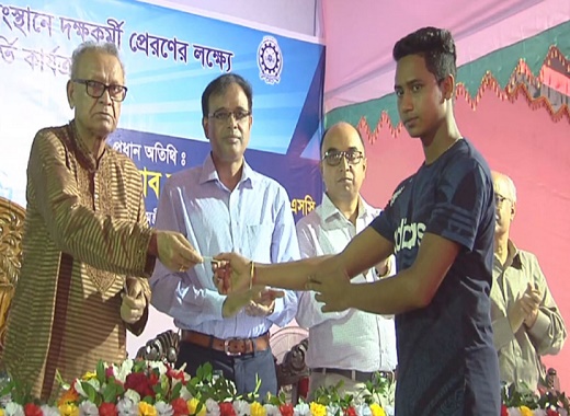 এ বছর বিদেশে ১২ লাখ শ্রমিক পাঠানোর পরিকল্পনা