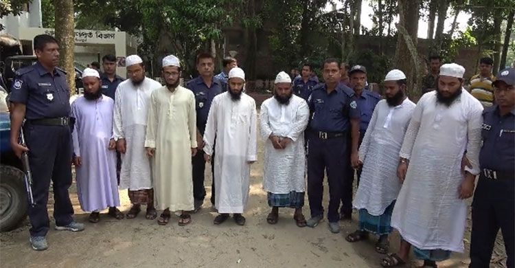 ফরিদগঞ্জে আনসারুল্লাহ বাংলা টিমের সাত সদস্য আটক