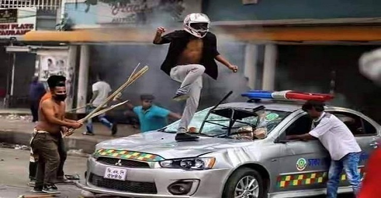 পুলিশের গাড়িতে অগ্নিসংযোগকারী যুবক শনাক্ত