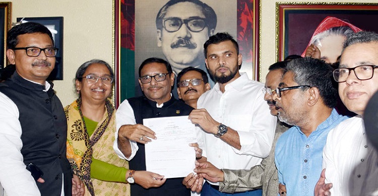 নৌকার মনোনয়ন পেলেন মাশরাফি