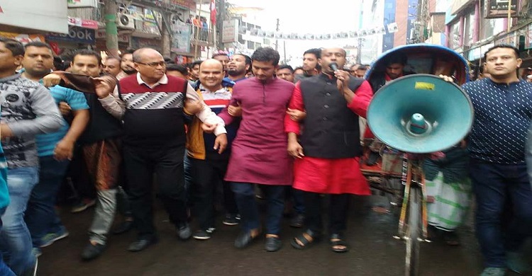 লক্ষ্মীপুরে নৌকায় ভোট চেয়ে যুবলীগের প্রচারণা