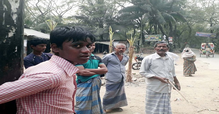 লক্ষ্মীপুরে আ.লীগ নেতা:এতিম শিশুকে  খুঁটির সঙ্গে বেঁধে নির্যাতন
