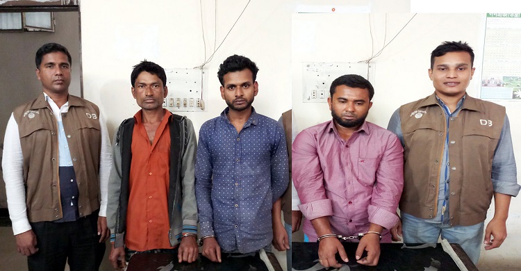 লক্ষ্মীপুরে তিন মাদক কারবারি ধরা