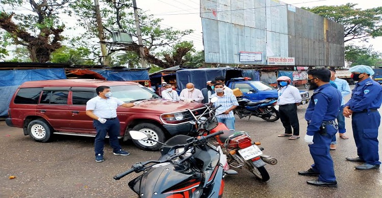 লক্ষীপুরে সরকারি নির্দেশনা অমান্য করায় ২৫ গাড়ির বিরুদ্ধে মামলা