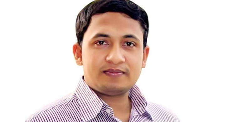 গরিবের কান্না সবাই শুনে, মধ্যবিত্তেরটা থাকে ঘরবন্দি
