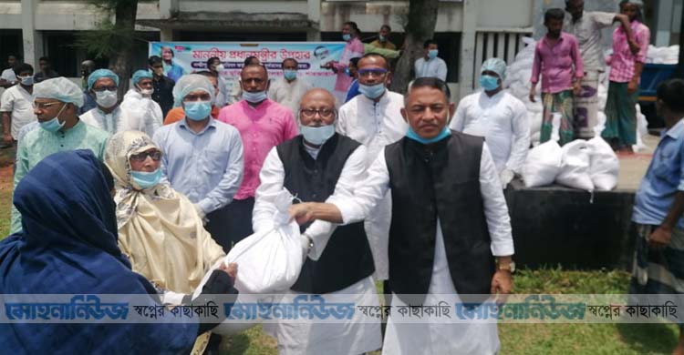 লক্ষ্মীপুর জেলা পরিষদের ১০ হাজার খাদ্যসামগ্রী বিতরণ কার্যক্রম উদ্বোধন
