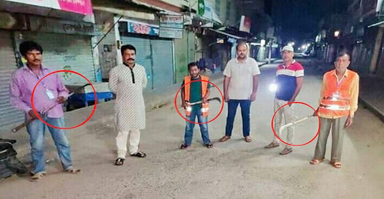 খুলনায় নৈশ প্রহরীদের হাতে রামদা!