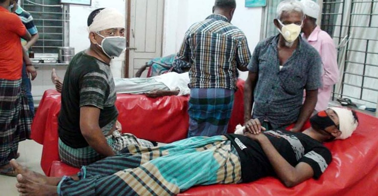 লক্ষ্মীপুরে পারিবারিক বিরোধে দু’পক্ষের সংঘর্ষ, আহত ১০