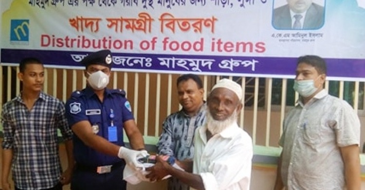 রামগঞ্জে মাহমুদ গ্রুপের শাড়ি-লুঙ্গি ও খাদ্য সামগ্রী বিতরণ