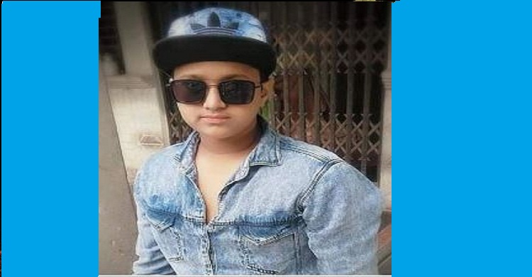 জুতার ভেতরে বিষধর সাপ : প্রাণ গেল স্কুলছাত্রের