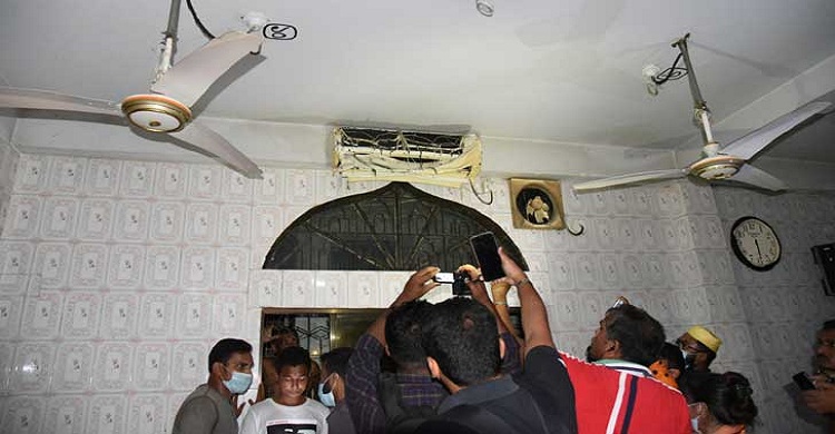 নারায়ণগঞ্জে মসজিদের ৬টি এসির একটিও বিস্ফোরিত হয়নি