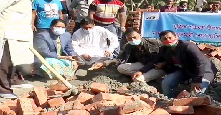 নোয়াখালীতে ভূমিহীনদের জন্য নির্মাণ হচ্ছে ঘর