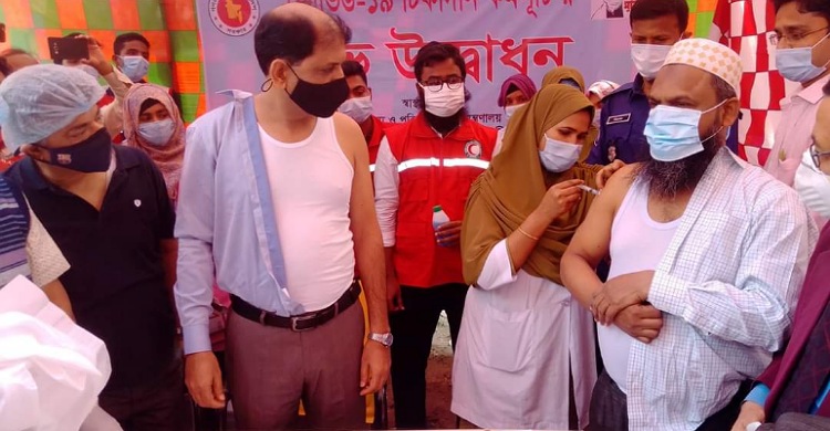 লক্ষ্মীপুরে প্রথম ধাপে দেওয়া হচ্ছে ৬০ হাজার ডোজ টিকা