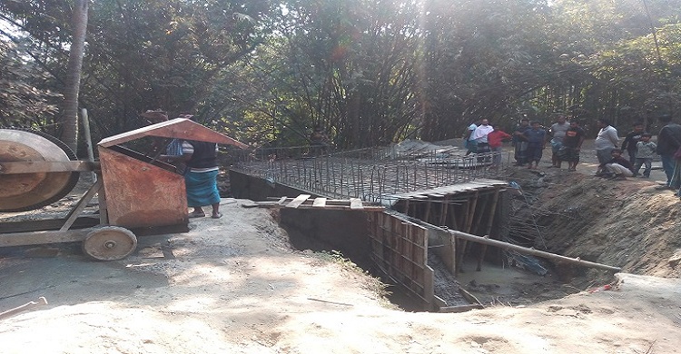 লক্ষ্মীপুরে কালভার্ট নির্মাণে অনিয়মের অভিযোগ