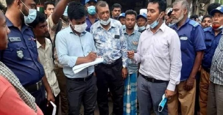 লক্ষ্মীপুরে ট্রাক্টরে রাস্তার সর্বনাশ, ধুলাবালিতে বিবর্ণ চারপাশ