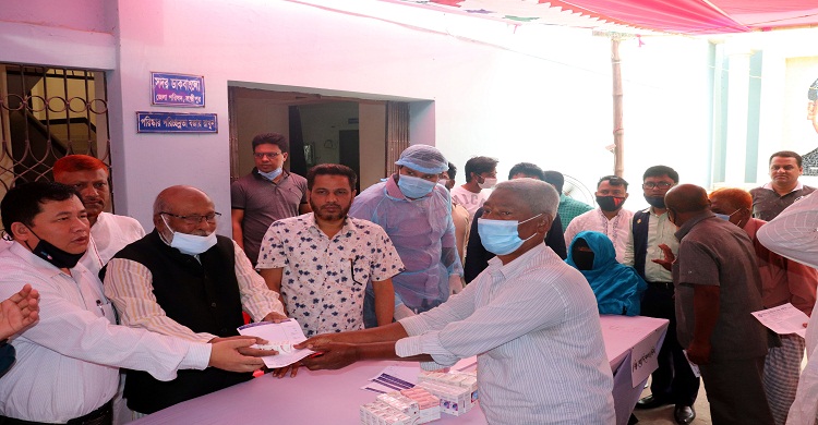 স্বাধীনতার সুবর্ণ জয়ন্তীতে লক্ষ্মীপুরে বিনামূল্যে চক্ষু চিকিৎসা