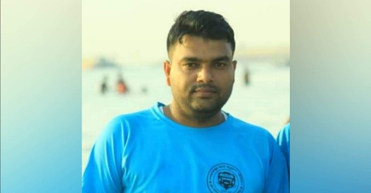 ‘সুখি কর্মকর্তা’ আশিকুর, মাঝেমধ্যে অফিসে আসেন!