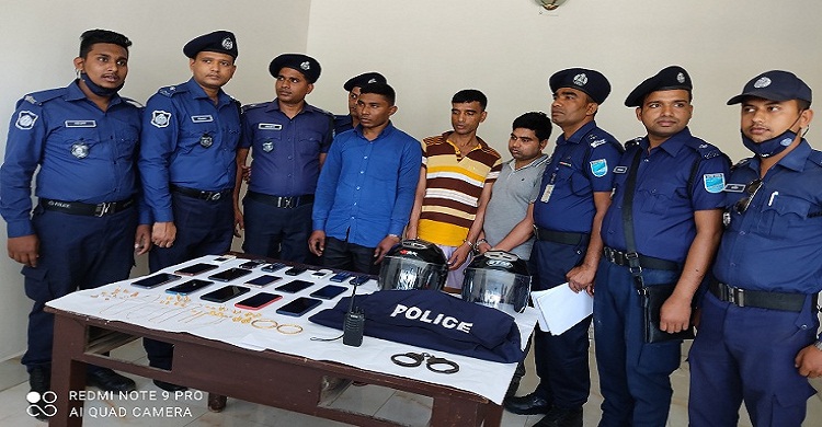 ফরিদপুরে পুলিশ সেজে ছিনতাই, গ্রেপ্তার ৩
