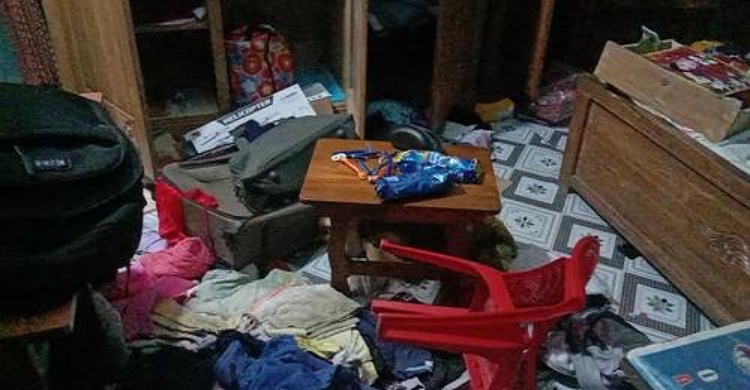 রায়পুরে প্রবাসীর ঘরে ডাকাতির অভিযোগ, আটক ১