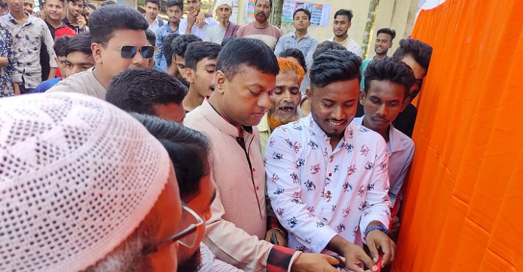 লক্ষ্মীপুরে ছাত্রলীগ নেতা সাকিবের মানবতার দেয়াল