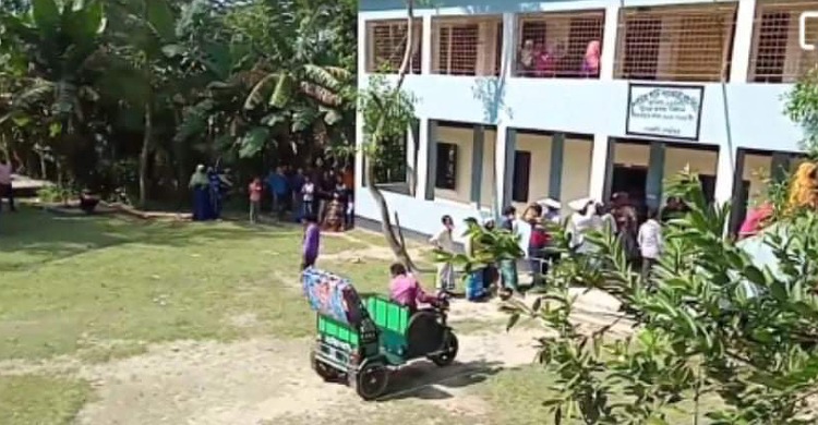 যেখানে নৌকার এজেন্ট কেন্দ্রেই আসেনি!