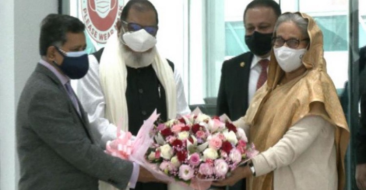 দেশে ফিরেছেন প্রধানমন্ত্রী