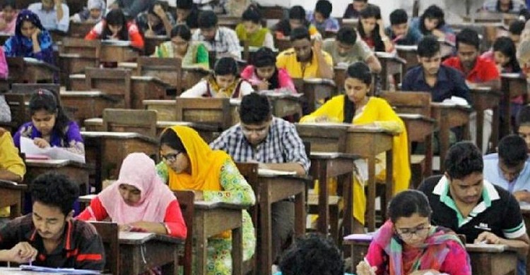 এক দিনে ১৭ নিয়োগ পরীক্ষা