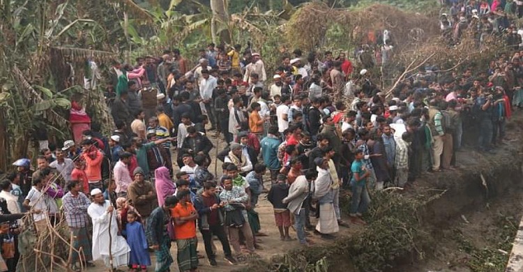 স্বজনদের আহাজারিতে ভারী সুগন্ধার পাড়