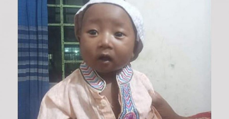 আতশবাজির প্রচণ্ড শব্দে বাচ্চাটি আমার ক্ষণে ক্ষণে কেঁপে ওঠে