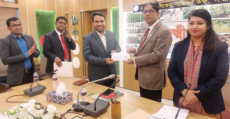 লক্ষ্মীপুরে ডিজিটাল সেন্টারের শ্রেষ্ঠ উদ্যোক্তা মিজান