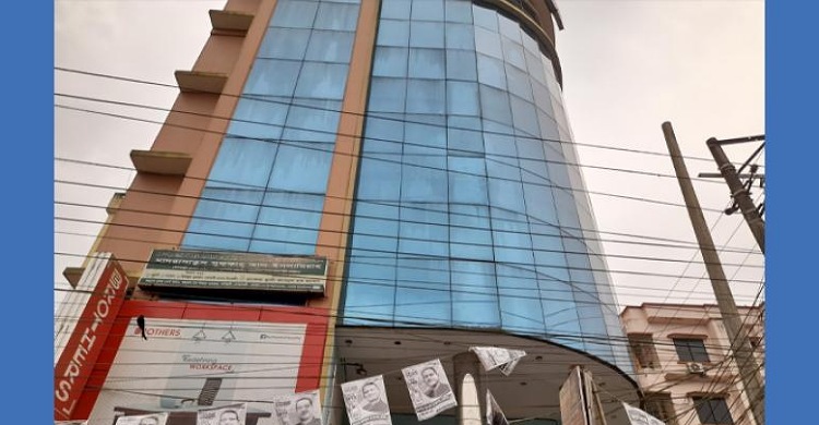 নোয়াখালীতে মাদ্রাসা ছাত্রকে ৪ তলা থেকে ফেলে দেয়ার অভিযোগ