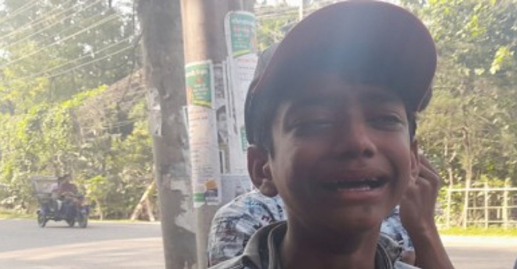 লক্ষ্মীপুরে অটোরিকশা চুরি, থামছে না ইয়াছিনের কান্না