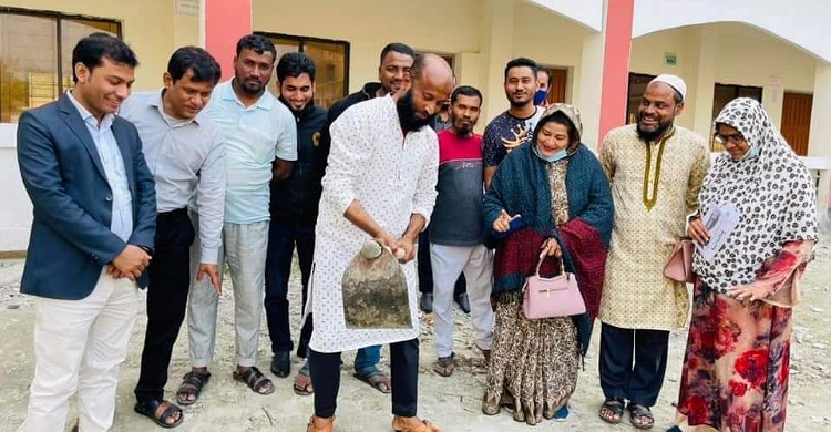 লক্ষ্মীপুর কলেজিয়েট উচ্চ বিদ্যালয়ের স্থায়ী মঞ্চের কাজের উদ্বোধন