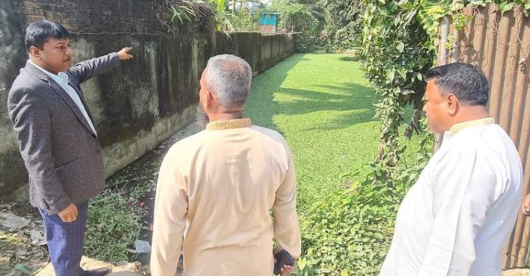 খাল ও ড্রেন সচল করতে লক্ষ্মীপুর পৌর মেয়রের কার্যক্রম