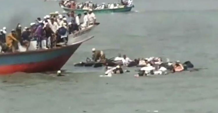 বরিশালে চরমোনাই মাহফিলগামী ট্রলার ডুবে নিহত ৩