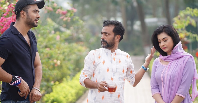 বিয়ের আসর থেকে প্রেমিকের হাত ধরে পালালেন বুবলী!
