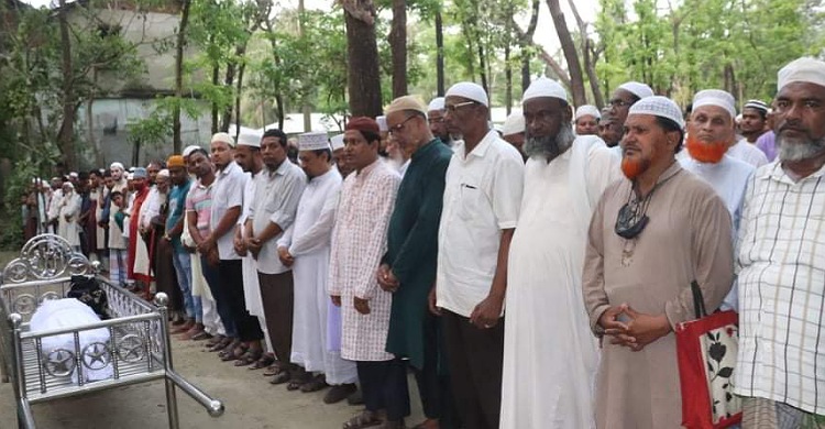 কমলনগরে সাংবাদিক আজাদের বাবার দাফন সম্পন্ন