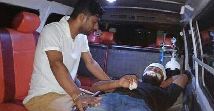 রায়পুরে যুবলীগ নেতাকে কুপিয়ে জখম