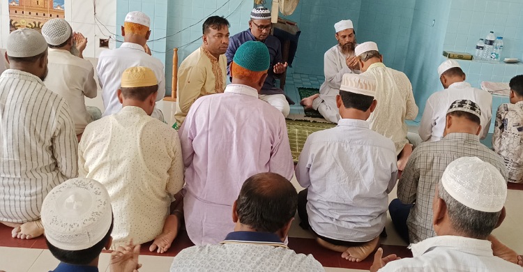 লক্ষ্মীপুরে যুবলীগ চেয়ারম্যানের সুস্থ্যতায় বিশেষ দোয়া