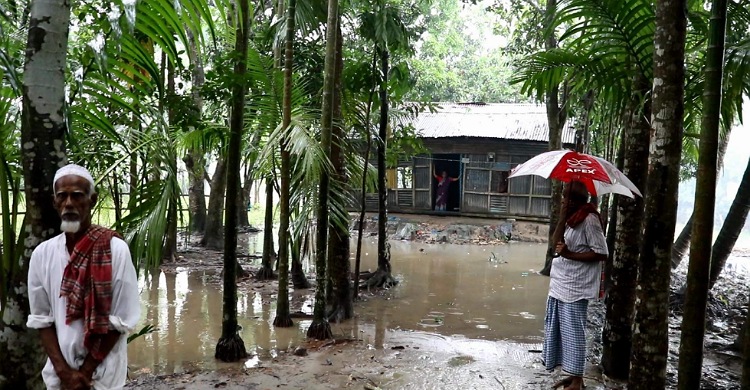 লক্ষ্মীপুরে জমি কিনে বিপাকে ব্যবসায়ী