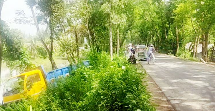 লক্ষ্মীপুরে পিকআপ ভ্যানচাপায় শিশু নিহত