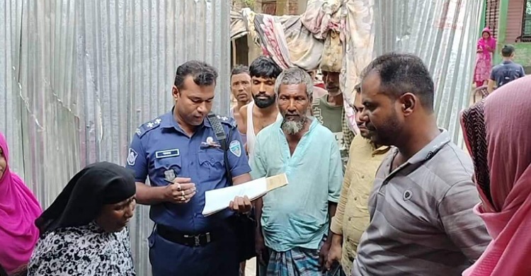 রায়পুরে প্রবাসীর ঘরের হামলা-ভাঙচুর, আটক ১